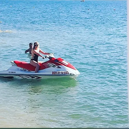 Dejvi Jet Botel